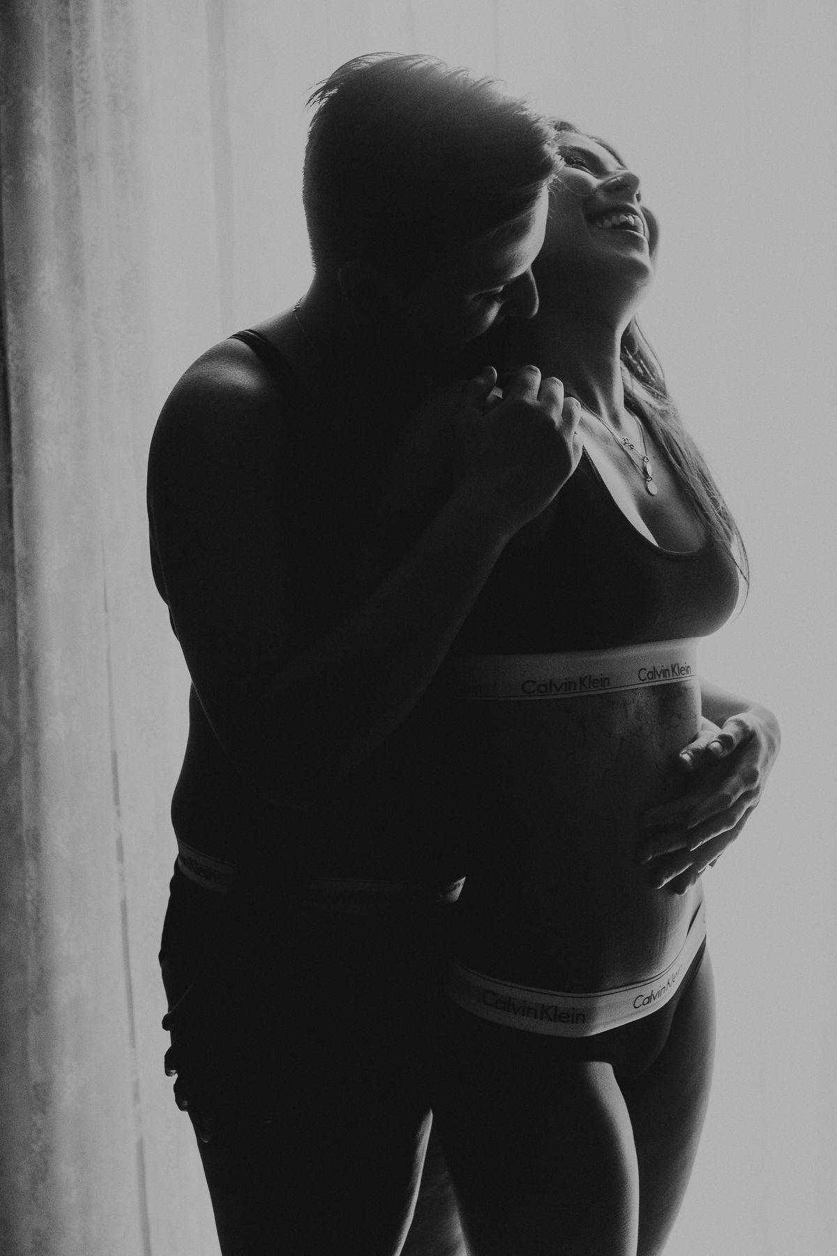 ouple boudoir shooting, boudoir shooting paar, sinnliches paarshooting, erotisches paarshooting, boudoir fotos paar, intime paarfotografie, sinnliche paarfotografie, couple boudoir fotografie, paar fotoshooting sinnlich, natürliche paarfotos, ästhetische paarfotografie, lesbisches paar fotoshooting, boudoir shooting frauenpaar, sinnliches fotoshooting frauenpaar, couple boudoir lesbisch, intime fotos frauenpaar, gleichgeschlechtliches paar fotoshooting, queer paar fotoshooting, lgbtq paarfotografie, inklusives boudoir shooting, liebe zwischen frauen fotos, paarshooting zuhause sinnlich, authentische paarfotos, emotionale paarfotografie, verliebtes paar fotoshooting, romantisches paarshooting, boudoir shooting zuhause, intime momente paar fotografie, echte paarmomente fotografie, sinnliche liebe fotografie